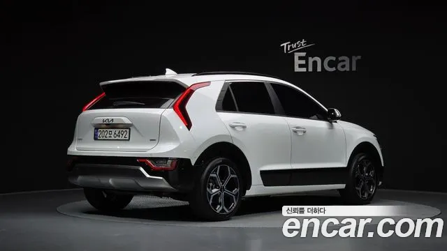 Kia Niro The All New Niro Signature — Фото автомобиля 2