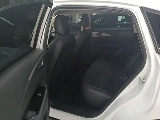 Wuling Starlight — Фото автомобиля 16