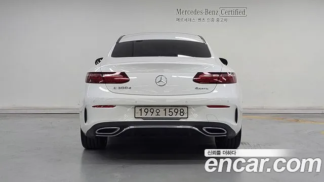 Mercedes-Benz E-Class — Фото автомобиля 4