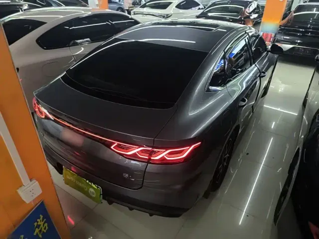 BYD Qin L — Фото автомобиля 6