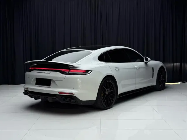Porsche Panamera — Фото автомобиля 6