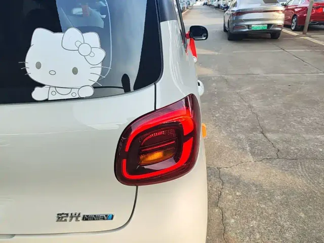 Wuling Hongguang Mini EV — Фото автомобиля 7