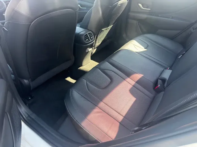 Hyundai Elantra — Фото автомобиля 8