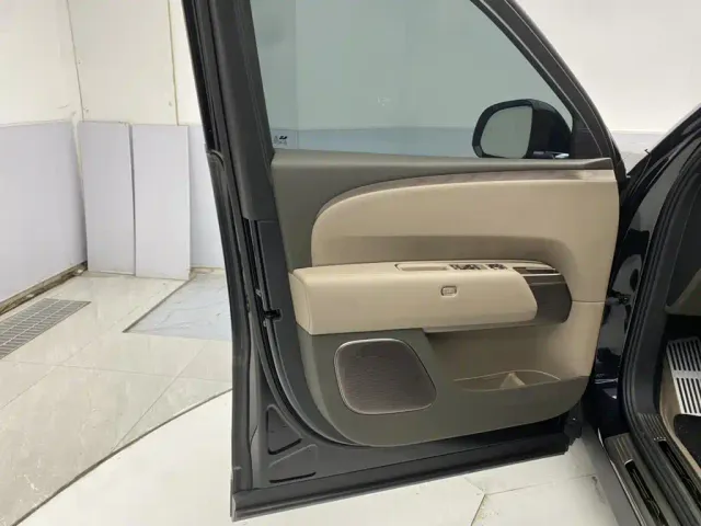 Li Auto L8 — Фото автомобиля 16