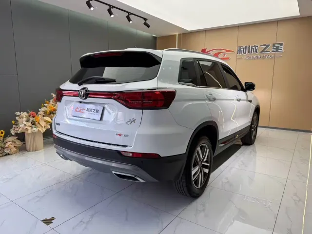 Changan CS75 — Фото автомобиля 10