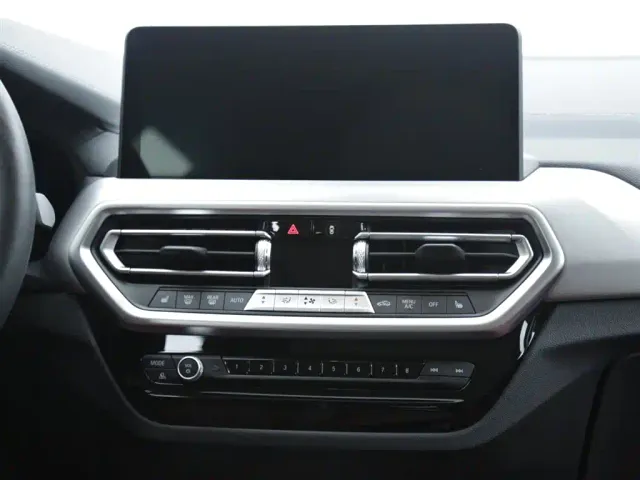 BMW iX3 — Фото автомобиля 13