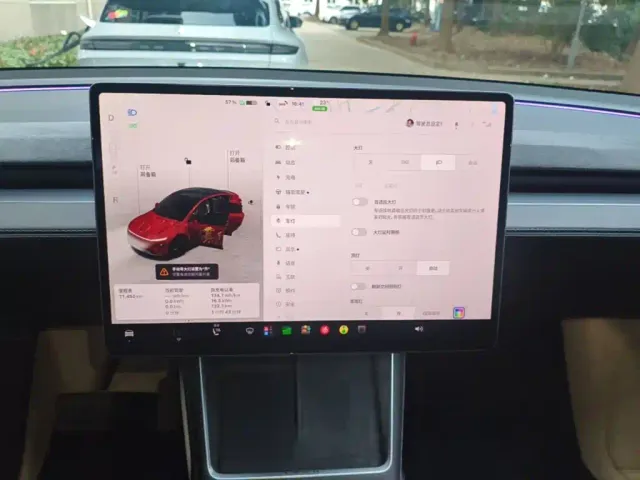 Tesla Model Y — Фото автомобиля 12