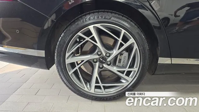 Genesis G90 Бензин 3.5 турбо AWD — Фото автомобиля 3