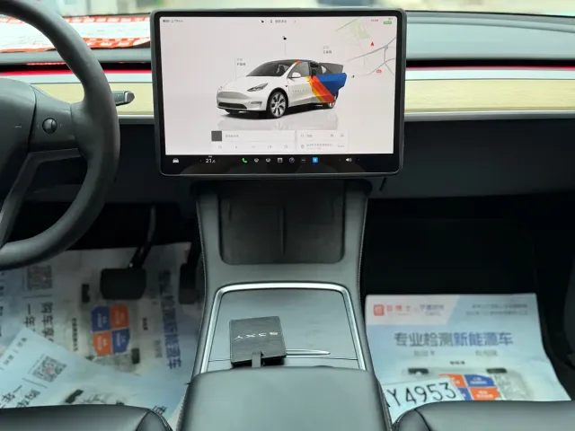 Tesla Model Y — Фото автомобиля 9