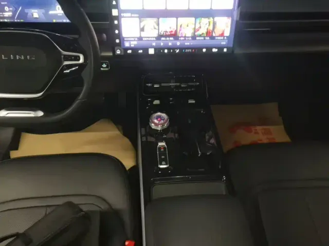 Wuling Starlight — Фото автомобиля 13