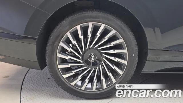Hyundai Grandeur GN7 — Фото автомобиля 5