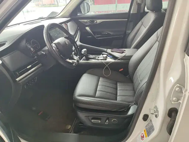 Changan CS95 — Фото автомобиля 14