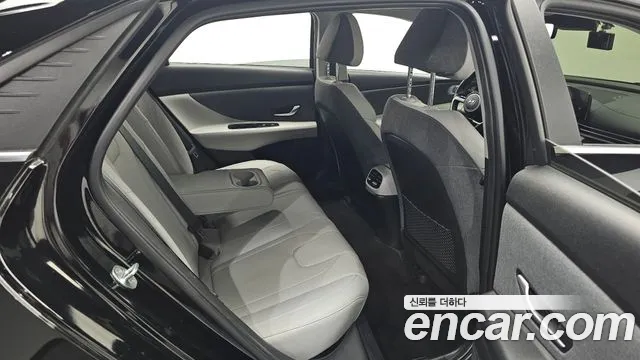 Hyundai Avante CN7 — Фото автомобиля 16
