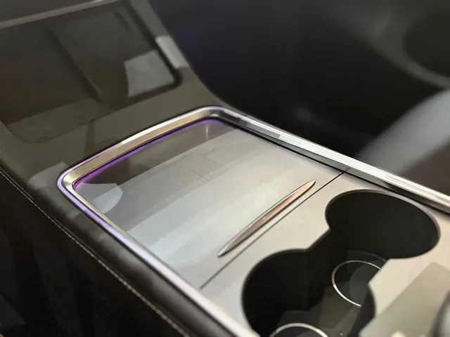 Tesla Model Y — Фото автомобиля 14