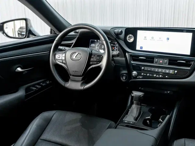 Lexus ES — Фото автомобиля 27