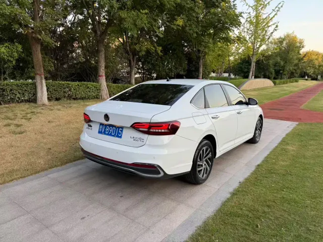 Volkswagen Lavida — Фото автомобиля 7