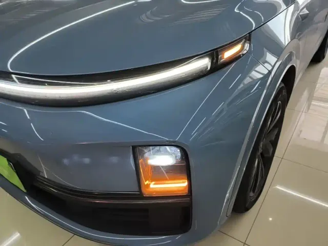 Li Auto L7 — Фото автомобиля 23