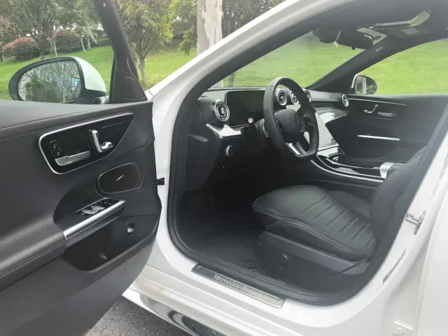 Mercedes-Benz C-Class — Фото автомобиля 4