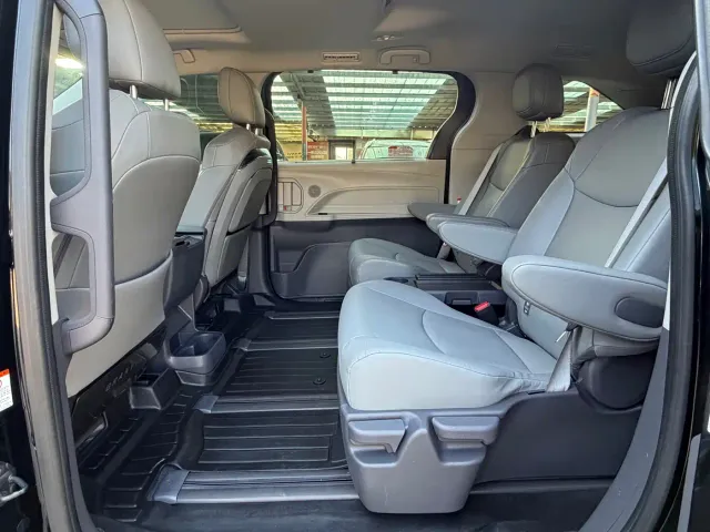 Toyota Granvia — Фото автомобиля 11