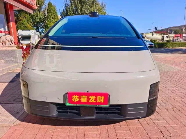 Li Auto MEGA — Фото автомобиля 2