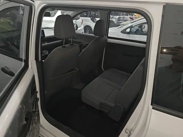 Wuling Hongguang — Фото автомобиля 16