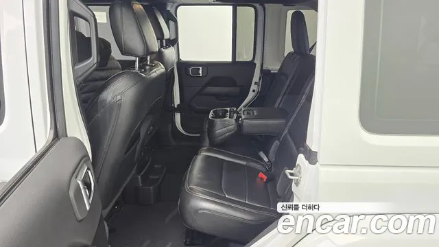Jeep Wrangler JL — Фото автомобиля 11