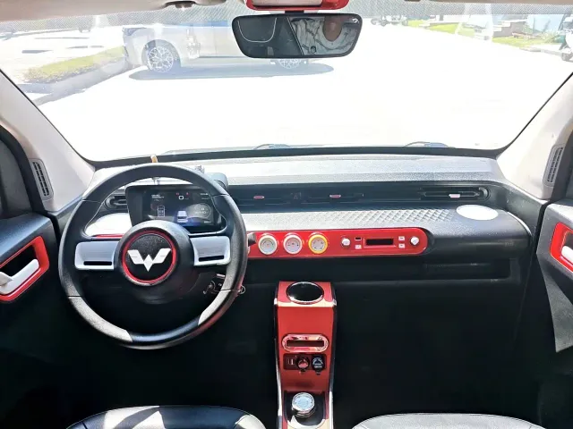 Wuling Hongguang Mini EV — Фото автомобиля 11