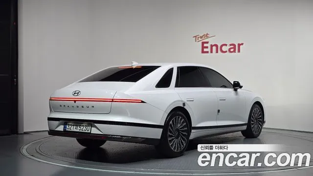 Hyundai Grandeur GN7 — Фото автомобиля 2