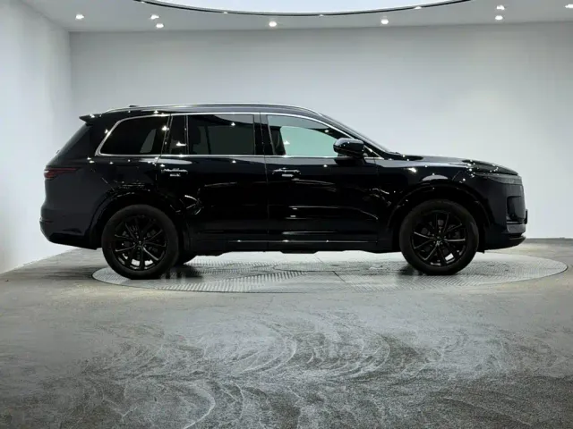 Li Auto ONE — Фото автомобиля 5