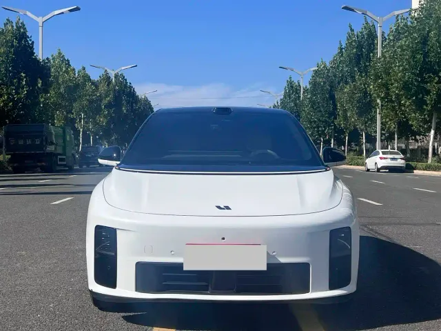 Li Auto i6 — Фото автомобиля 2