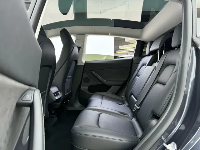 Tesla Model Y — Фото автомобиля 7