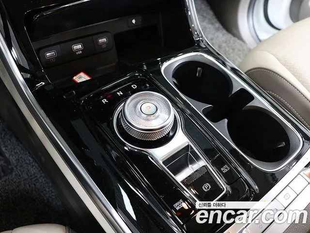 Kia Carnival Generation 4 — Фото автомобиля 9