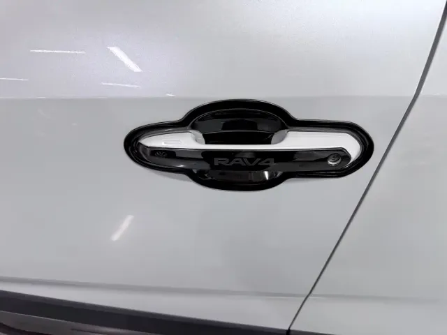 Toyota RAV4 — Фото автомобиля 7