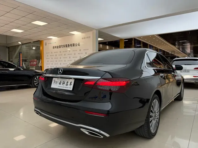 Mercedes-Benz E-Class — Фото автомобиля 7
