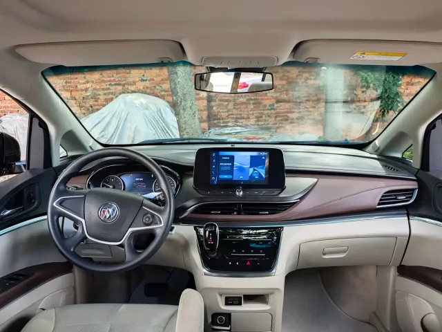 Buick GL8 — Фото автомобиля 12