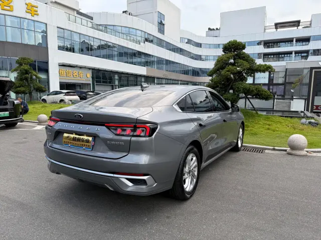 Ford Mondeo — Фото автомобиля 10