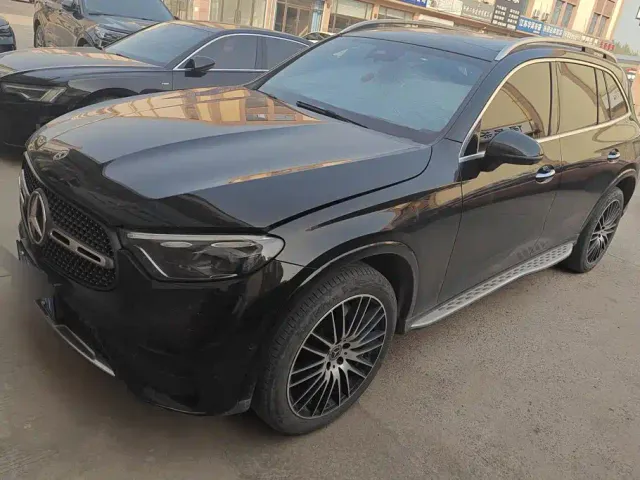 Фотография автомобиля — Mercedes-Benz GLC-Class