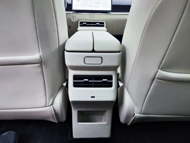 Toyota BoZhi 3X — Фото автомобиля 13