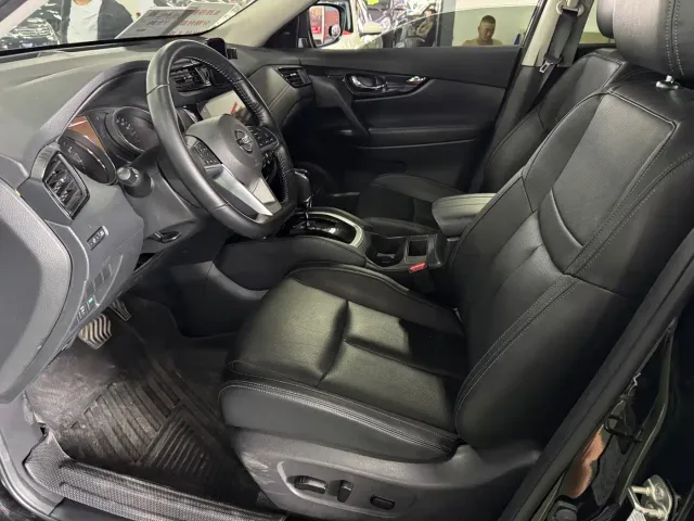 Nissan X-Trail — Фото автомобиля 5