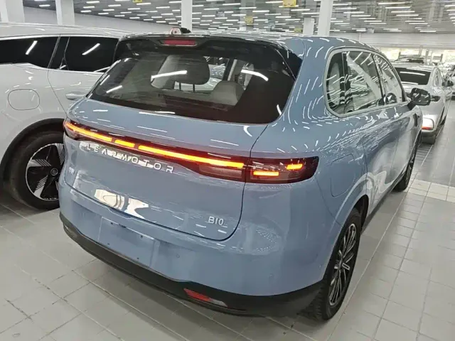 Leapmotor B10 — Фото автомобиля 6
