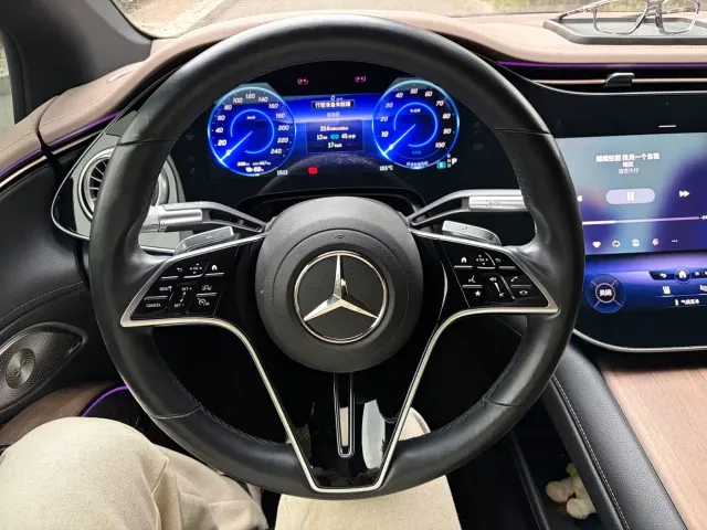 Mercedes-Benz EQS — Фото автомобиля 13