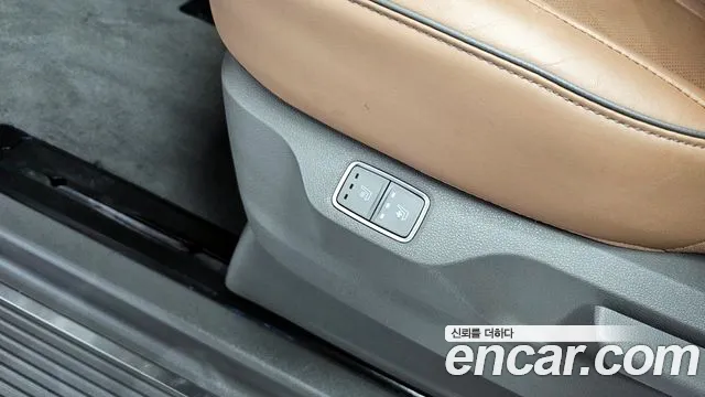 Hyundai Staria Staria 4WD Lounge 9 мест — Фото автомобиля 19