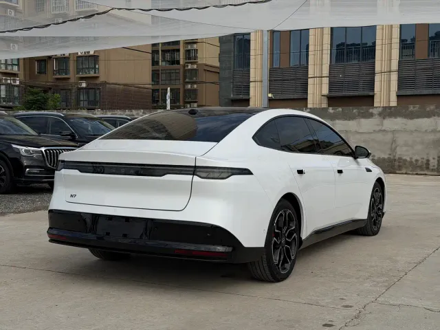 Nissan N7 — Фото автомобиля 4