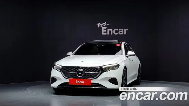 Mercedes-Benz E-Class — Фото автомобиля 3
