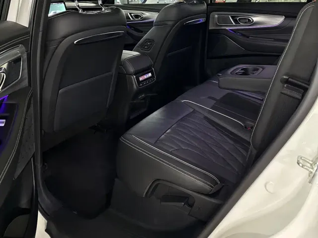 GAC Trumpchi GS8 — Фото автомобиля 16