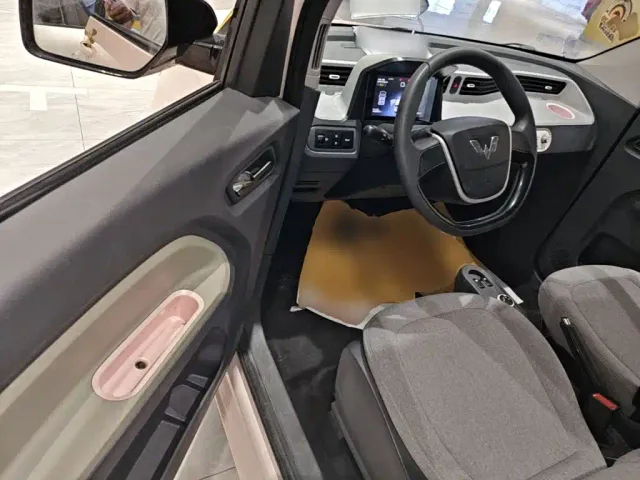 Wuling Hongguang Mini EV — Фото автомобиля 15