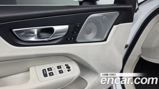 Volvo XC60 Generation 2 — Фото автомобиля 27