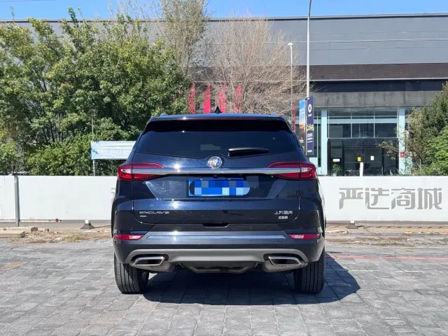 Buick Enclave — Фото автомобиля 4