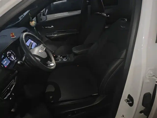 Cadillac XT4 — Фото автомобиля 14