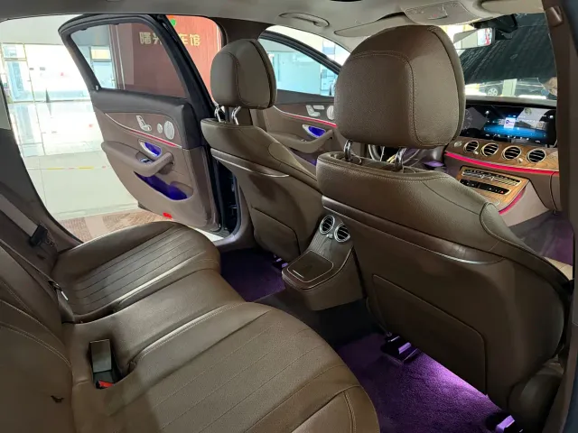 Mercedes-Benz E-Class — Фото автомобиля 14